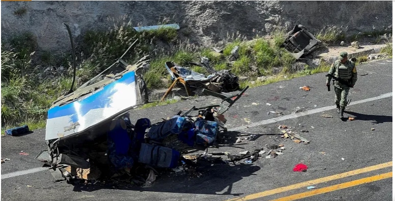 Tai nạn xe buýt khiến hơn 50 người thương vong ở Mexico